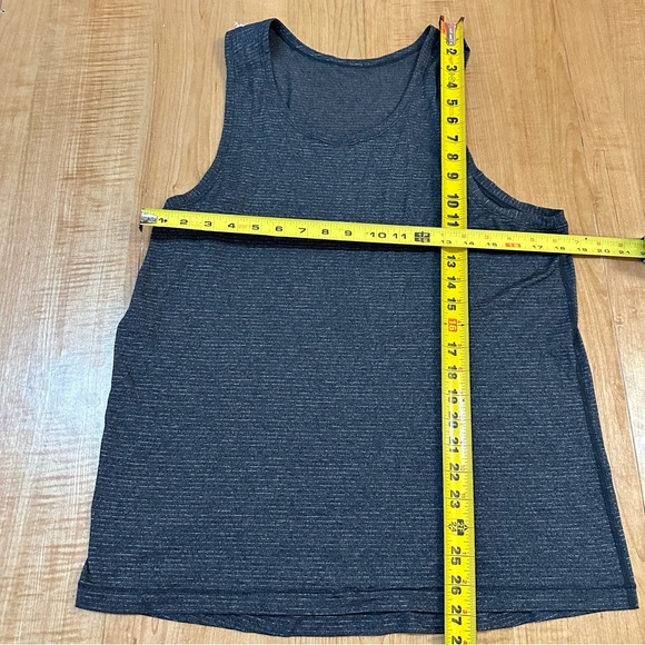 Lululemon Men's Grey Sleeveless Muscle Running Tank Top Size S - Picture 3 of 6
